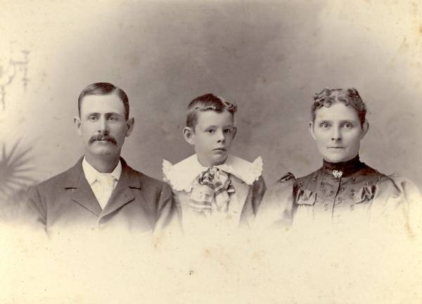 William, Earl T and Elizabeth [Libbie] Harvey Jones